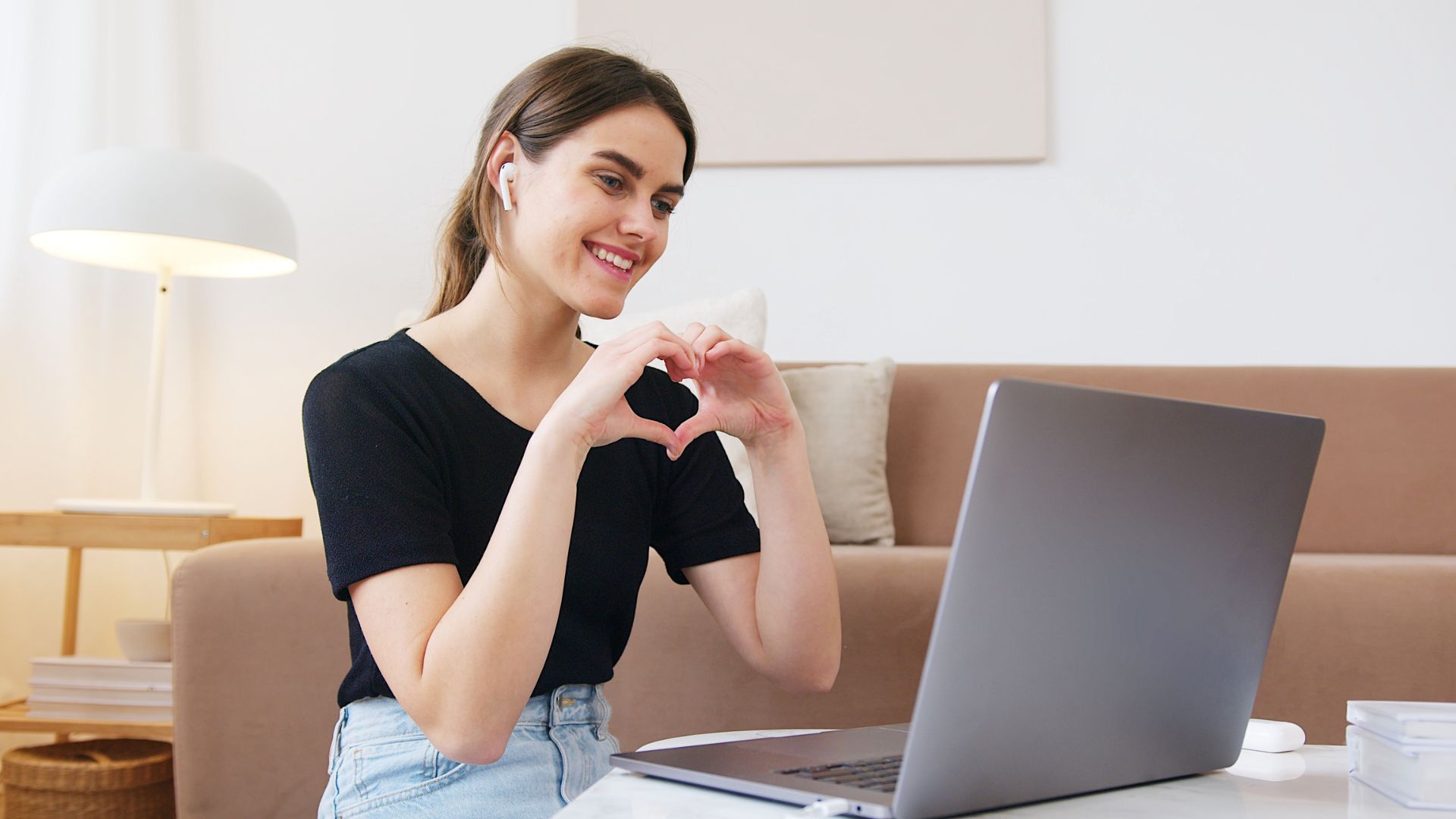 The Essentials of Email Flirting: An Expert’s Guide